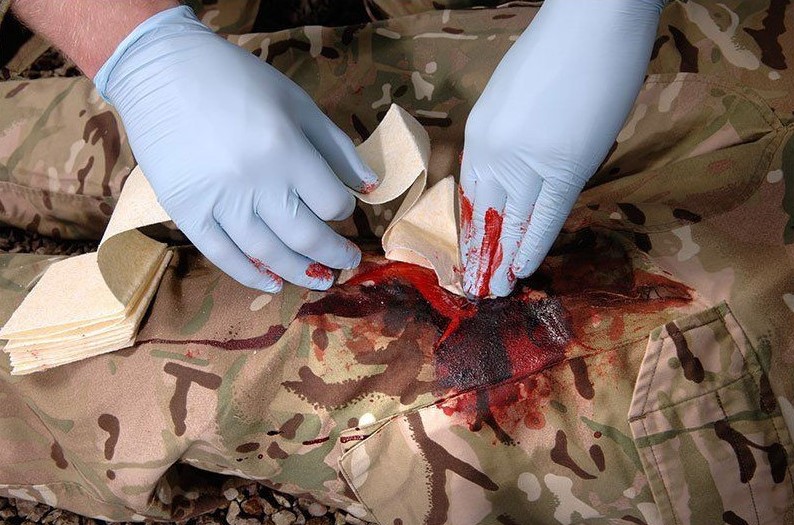 Venda hemostática para el control del sangrado CELOX RAPID